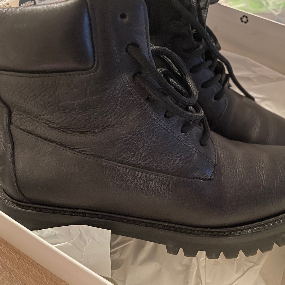 Vince boots